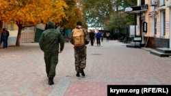 Російські військові на одній із вулиць Феодосії, листопад 2022 року