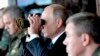 Site-ul este considerat un apropiat al Kremlinului și urmează linia oficială a Moscovei. Imagine generică cu Vladimir Putin de la un exercițiu militar