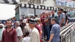 Бо вуҷуди эътирозҳо, мақомоти Кӯлоб дарҳои бозори "Лола"-ро бастанд Бо вуҷуди эътирозҳо, мақомоти Кӯлоб дарҳои бозори "Лола"-ро бастанд