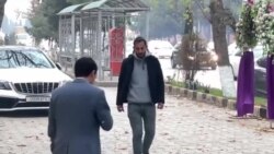 "Аз хандааш пушаймон шуд"  "Аз хандааш пушаймон шуд"