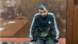 Suspecții în atacul terorist de la Moscova compar în instanță cu semne de abuz Suspecții în atacul terorist de la Moscova compar în instanță cu semne de abuz
