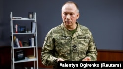 За повідомленням, також Сирський та Гринкевич обговорили поточна оперативна обстановка в зоні бойових дій