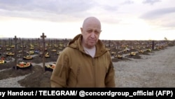 Евгений Пригожин на кладбище "вагнеровцев", воевавших против Украины. Поселок Горячий Ключ, Краснодарский край. Апрель 2023 года