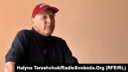 Американський дослідник Самуель Тоттен збирає свідчення про факти геноциду Росії в Україні і злочини проти людяності