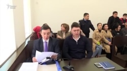 Ду милисаи қирғизро барои таҷовуз зиндонӣ карданд Ду милисаи қирғизро барои таҷовуз зиндонӣ карданд