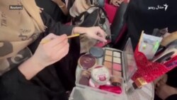 پېښور کې یوه اداره افغانو ښځو ته وړیا هنري تعلیم ورکوي پېښور کې یوه اداره افغانو ښځو ته وړیا هنري تعلیم ورکوي