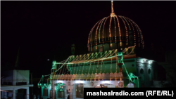 په پېښور کې د عبدالستار شاه باچا مزار، چې د باچا جان په دربار هم يادېږي، له کلونو راهيسې د قوالۍ د محفل لپاره شهرت لري.