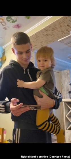 Андрій Рихель з молодшим братом Іллею. Фото з особистого архіву родини