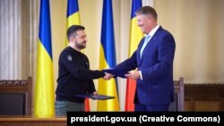 Архівне фото. Президенти України та Румунії Володимир Зеленський і Клаус Йоганніс, жовтень 2023 року