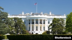 У Білому домі кажуть, що політика США щодо того, як американська зброя використовується в Україні, не змінилася.