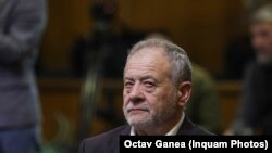 Șeful CJ Vaslui, Dumitru Buzatu, este acuzat de luare de mită, după ce a fost prins în flagrant de DNA în timp ce încasa de la un om de afaceri 1,25 milioane de lei, care ar fi reprezentat mită.