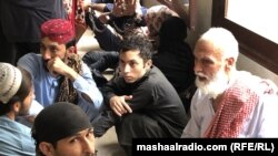 کراچۍ کې پولیسو د سېپټېمبر له نهمې راهیسې د افغانانو نیول پیل کړي دي - د سېپټېمبر ۱۳مې انځور.