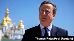 Міністр закордонних справ Великої Британії Девід Камерон під час візиту до України. Київ, 2 травня 2024 року