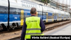 A MÁV emeletes motorvonatait is Dunakeszin végszerelték