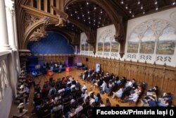 Inițial, în cursul anului trecut, au fost anunțați 3.000 de participanți. Vor ajunge în schimb doar 700 de participanți. În schimb, costurile au trecut la 7,5 milioane de euro.