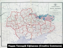 Карта УСРР станом на квітень 1923 року. Райони Східної Слобожанщини, де українці становили понад 50%, позначені червоним кольором, синім – понад 50% росіян