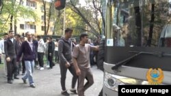 Боздошти муҳоҷирони ғайриқонунӣ. Алмато, моҳи октябри 2023