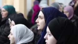 بوسنیا کې ښځې هم په جومات کې تراوېح کوي بوسنیا کې ښځې هم په جومات کې تراوېح کوي