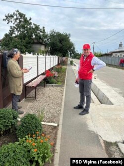 Mihai Stănescu în campanie electorală la Vișina, Olt.