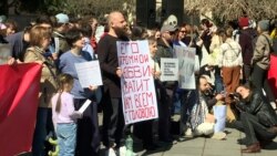Voters Outside Russia Line Up For 'Noon Against Putin' Protests Voters Outside Russia Line Up For 'Noon Against Putin' Protests