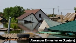 Жителі Херсонщини розповідають, що течія зносила будинки з фундаментів