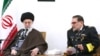 علی شمخانی در کنار علی خامنهای