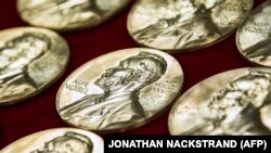 Цьогорічна Нобелівська премія з фізики відкрила можливості для розробки наступного покоління квантових технологій, включаючи квантову криптографію, квантові комп’ютери та квантові сенсори
