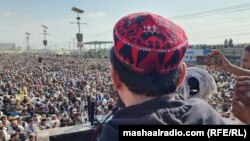 منظور پښتین د نومبر پر ۲۹مه په چمن کې پرلتوالو ته وینا کوي.