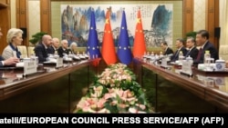 Кинески и европски дипломати на состанок (архивска фотографија)