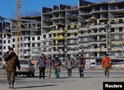 Російське будівництво в окупованому Маріуполі, лютий 2023 року