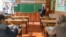Profesor din satul Corbu, Dondușeni, predă cinci obiecte, acoperind lipsa de cadre la școala din sat: biologia, chimia, educația tehnologică, arta plastică și educația civică.