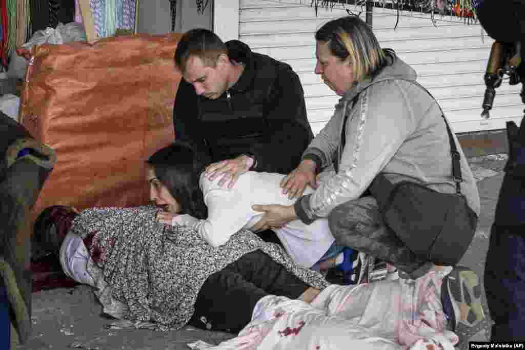 Волонтер Артем Погорелець – один із трьох загиблих під час російського обстрілу ринку в Харкові
