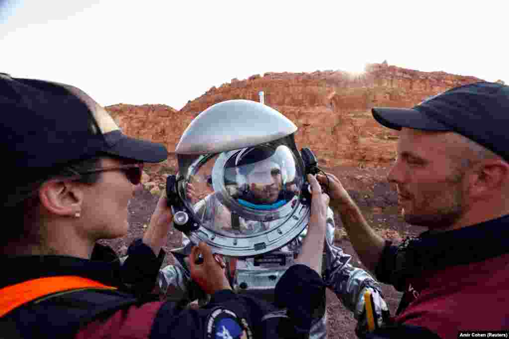 «Наш девиз – делать ошибки здесь, на Земле, а не на Марсе, и учиться на своих ошибках, чтобы больше не повторить их», – говорит Гернот Громер, глава Австрийского космического форума