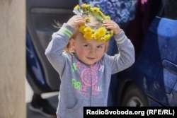 Девочка после эвакуации в Запорожье, май 2022