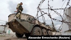 Российская бронетехника на территории завода "Азовсталь", 6 мая 2022 года