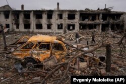 Наслідки обстрілів російською армією взятого в облогу Чернігова. Україна. 13 квітня 2022 року