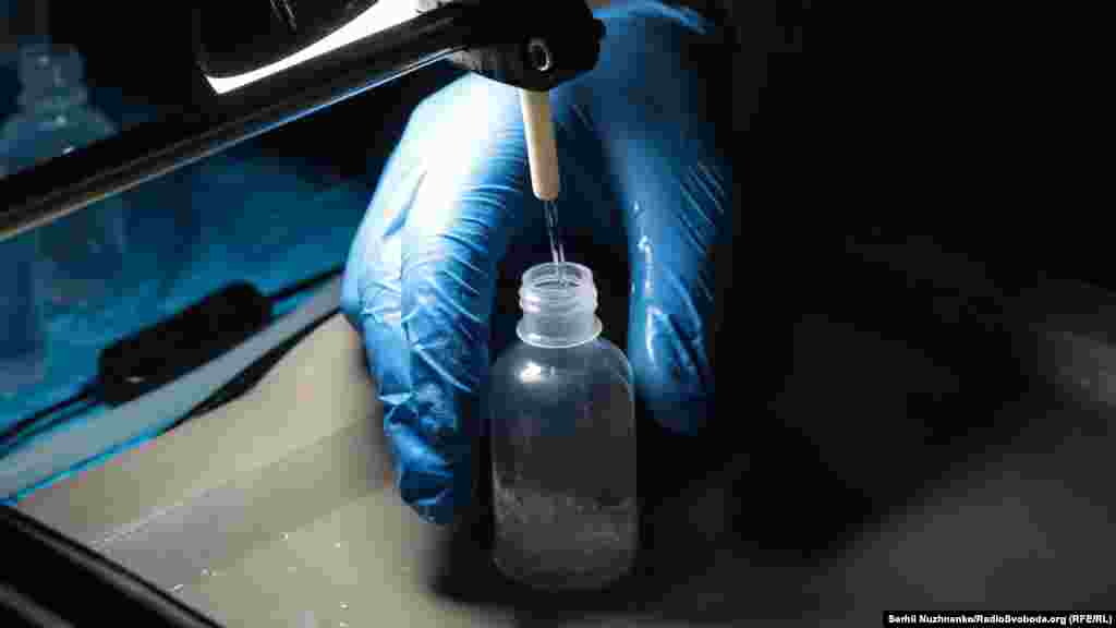 Антисептики виготовляються за рецептурою Всесвітньої організації охорони здоров’я (ВООЗ) із таких реагентів: етанолу або ізопропілового спирту, перекису водню та гліцерину