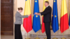 Ligia Deca, noua ministră a Educației, nu este singura care stă cu capul plecat în fața președintelui Klaus Iohannis. De-a lungul vremii, șeful statului a pus în funcții publice sau la vârful PNL oameni din anturajul său.