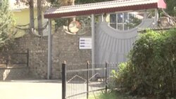 Модар мехост, худро дар назди САҲА оташ занад Модар мехост, худро дар назди САҲА оташ занад