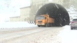 Барфи шадид равуо дар масири Душанбе-Хуҷандро душвор кард Барфи шадид равуо дар масири Душанбе-Хуҷандро душвор кард