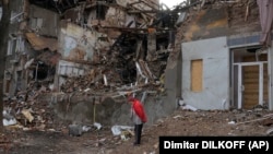 За даними поліції, наслідок влучання ракети в будинок у Вишгороді троє людей загинуло і 20 травмованих. Фото ілюстративне