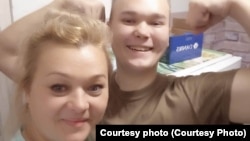 Никита Авров вместе с мамой Анастасией