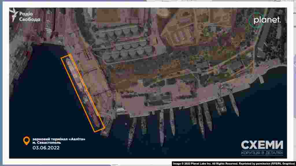 3 червня це судно та згадане сирійське Souria – вийшли з порту Севастополя. І знову на їх місце стають аналогічні за класами вантажні судна. Теж за зерном.