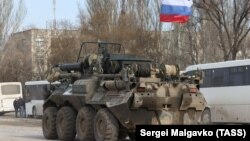 Переброска военной техники из аннексированного Крыма на материковую часть Украины в первый день полномасштабного вторжения России, 24 февраля 2022 года