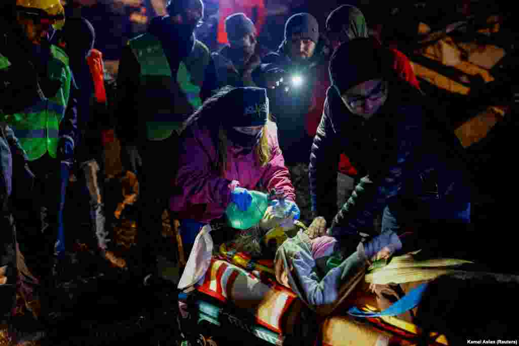 Зане пас аз наҷот аз зери харобаҳо даргузашт&nbsp; &nbsp;