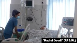 Муштарии Маркази саратоншиносии Тоҷикистон зери назари табибон