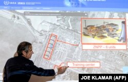 Голова МАГАТЕ Рафаел Ґроссі під час кризового брифінгу після обстрілу Запорізької АЕС. Штаб-квартира МАГАТЕ у Відні, 4 березня 2022 року