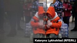 Польський вокзал на кордоні з Україною вщерть заповнений дітьми і жінками – фоторепортаж