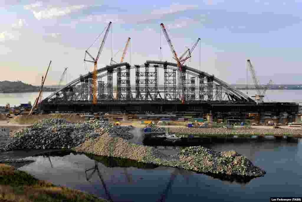 A photo from July 31, 2017, shows the main archways of the bridge near completion. 
