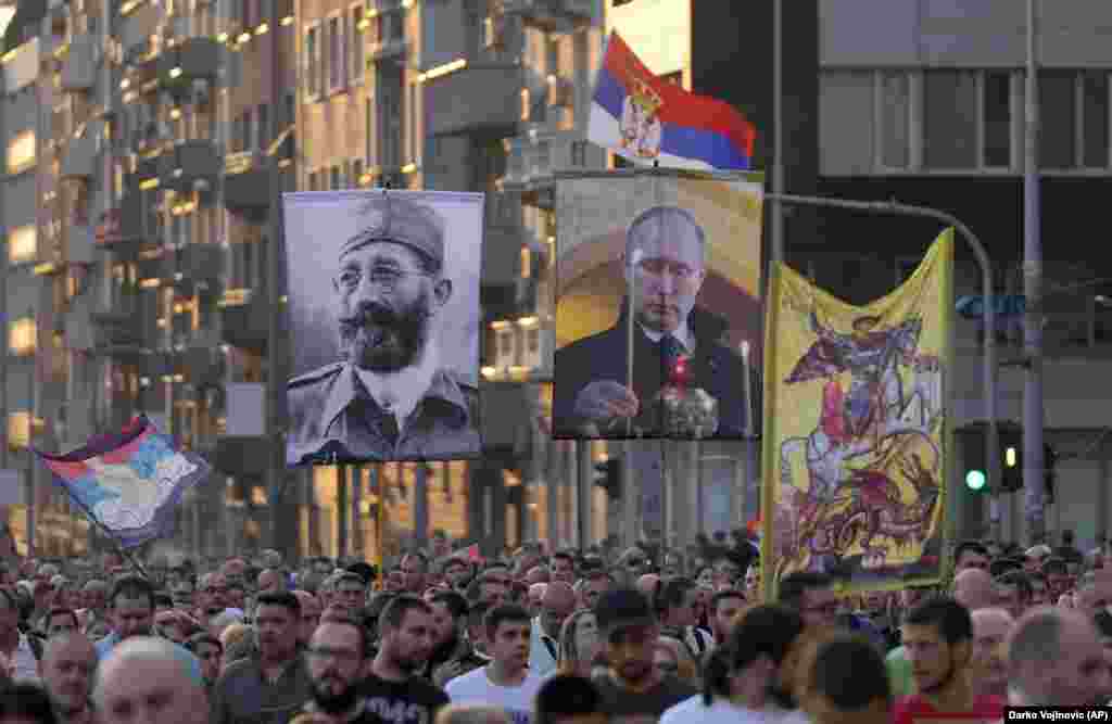 În timpul marșului din 28 august, au fost purtate în aer imagini cu Putin și Dragoljub „Draza” Mihailovica, un controversat lider naționalist sârb din timpul celui de-al Doilea Război Mondial. În 2013, Rusia a introdus o lege care interzice „propaganda relațiilor sexuale netradiționale” în rândul minorilor, pedepsită cu amenzi și închisoare.
